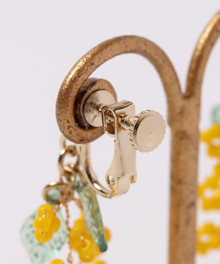 ゆらゆらミモザビーズイヤリング