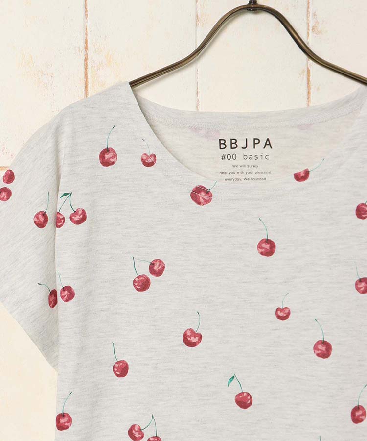 チェリー総柄Tシャツ