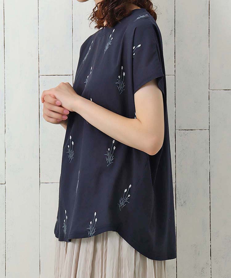 ≪SALE≫フラワー総刺繍Tシャツ