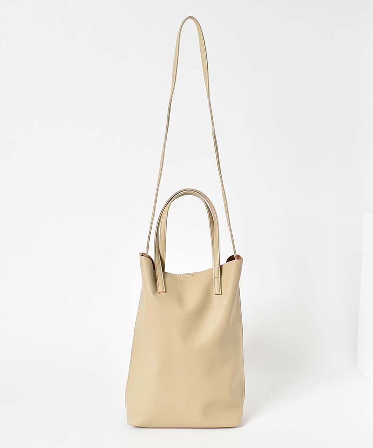 シンセティックレザーショルダーバッグ
