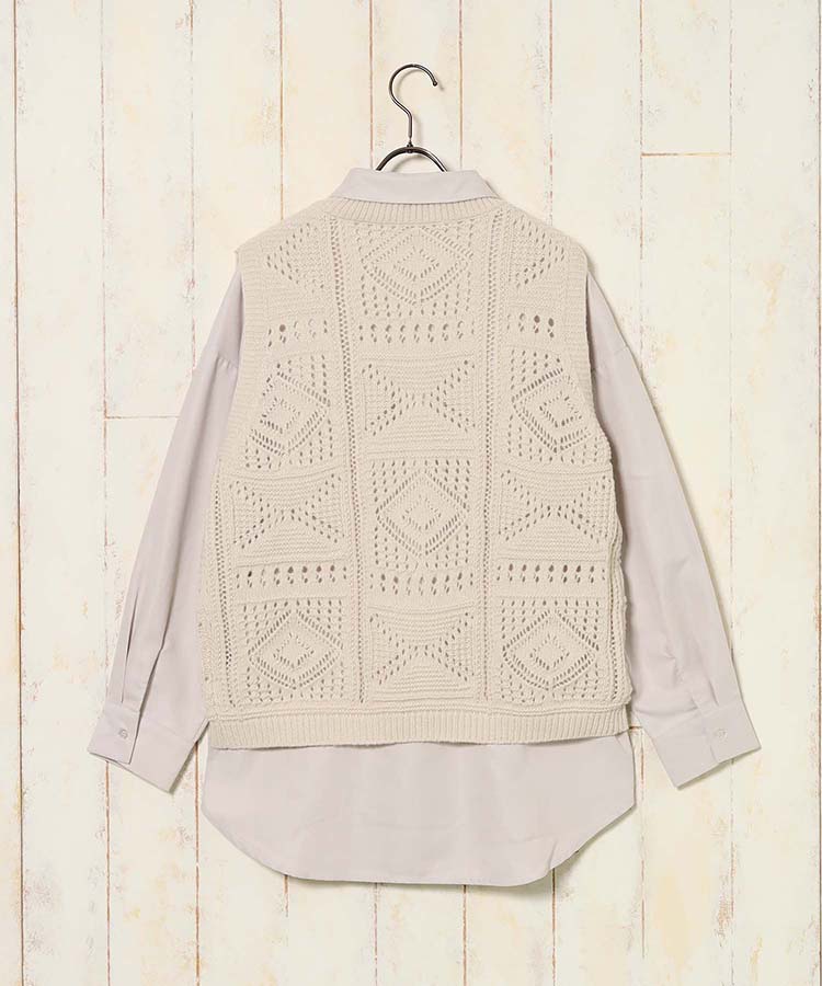ニットベスト付ブラウス