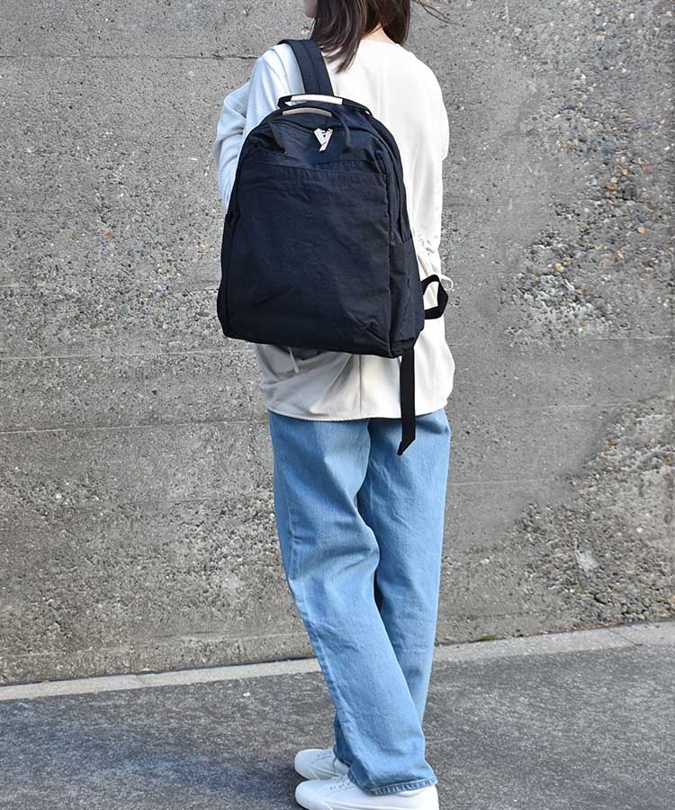 12ポケットインサイドプリントリュック