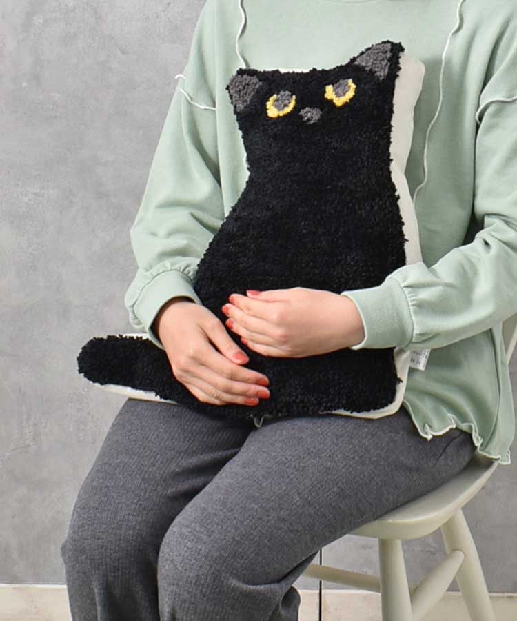 ねこもふもふダイカットクッション
