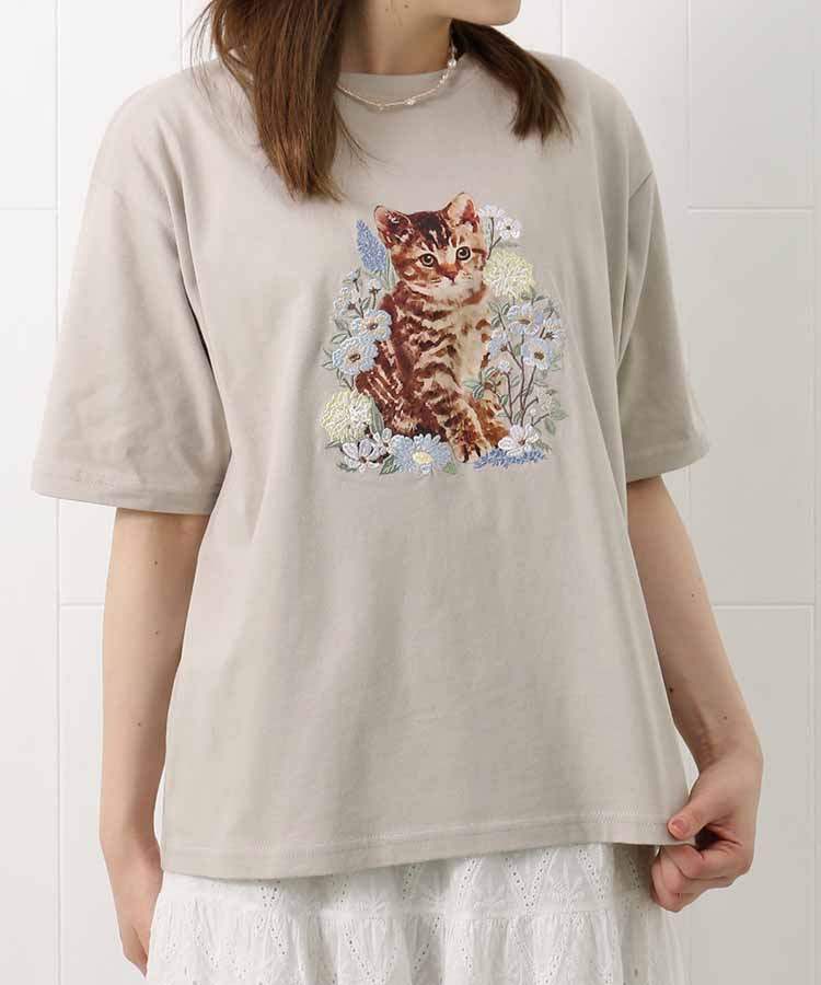 le petaleフラワー刺繍catTシャツ