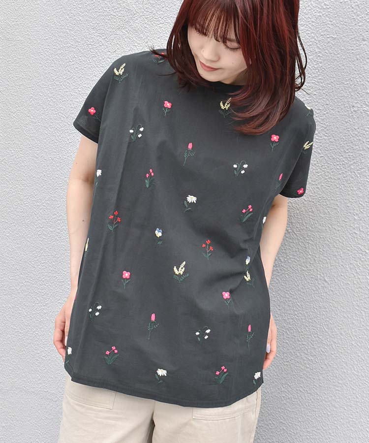 プチフラワー刺繍Tシャツ