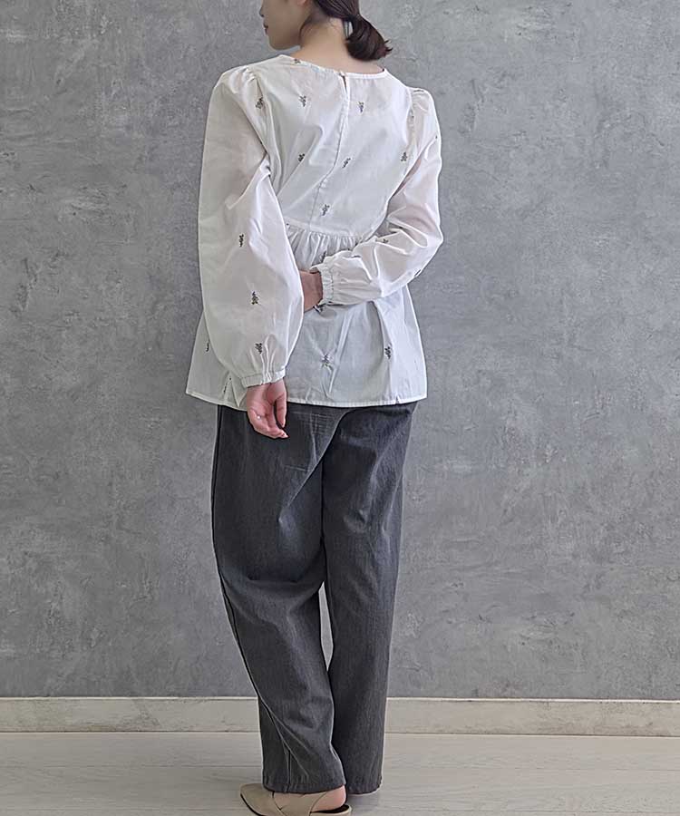 le petale刺繍ペプラムブラウス