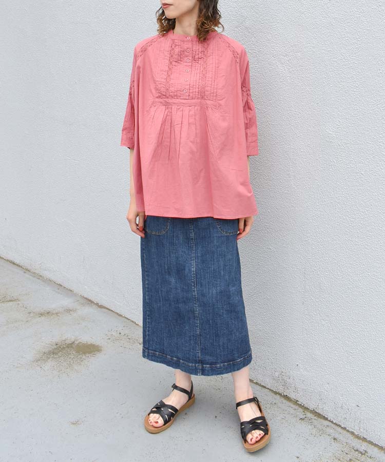 ピンタック後ろシャーリングシャツ