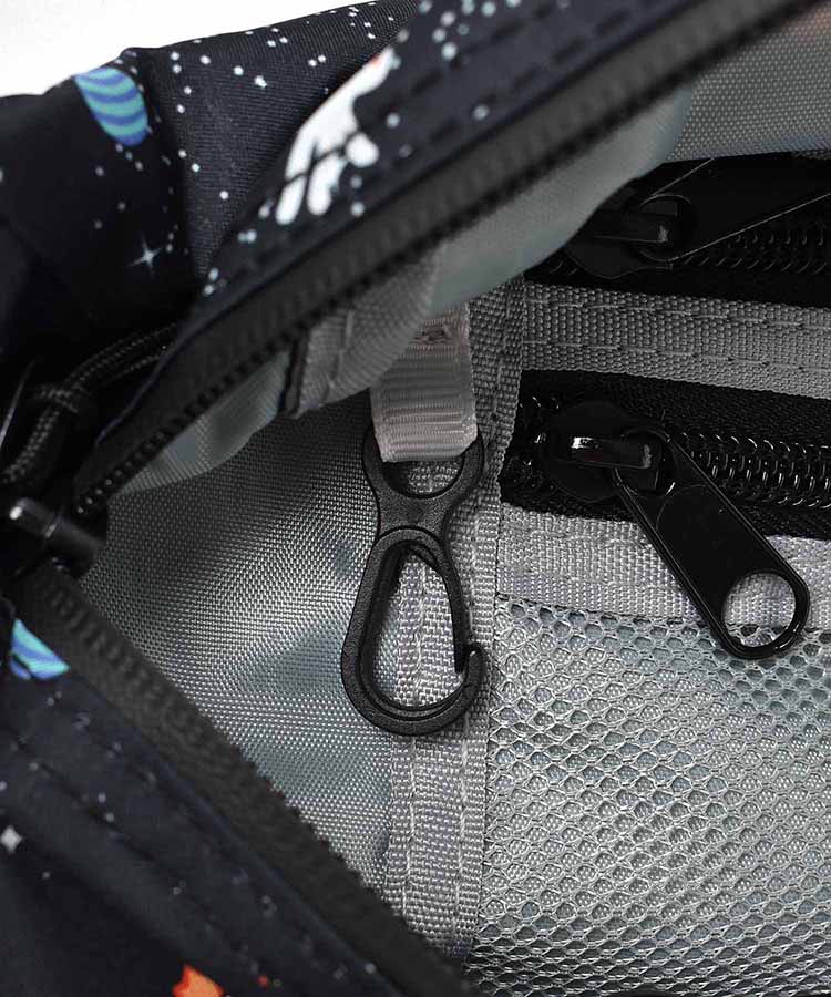 KiUウォータープルーフボディバッグ