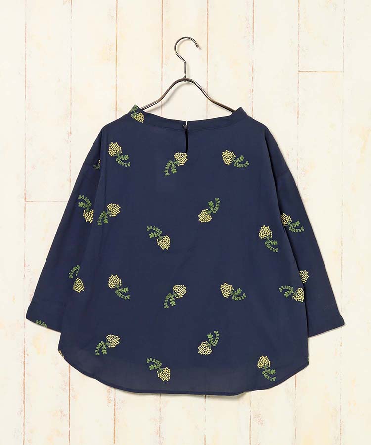 総刺繍ブラウス