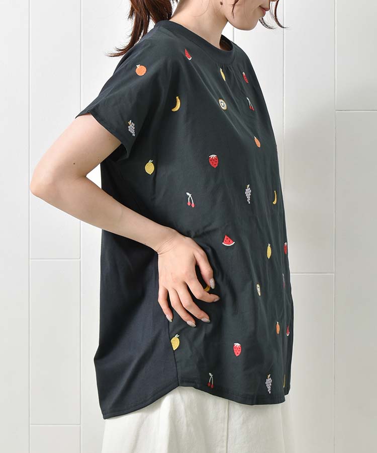 フルーツ総刺繍Tシャツ