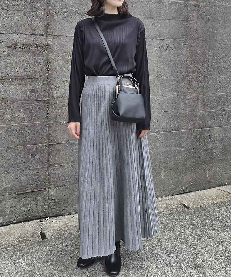 カットプリーツメローボトルネックプルオーバー