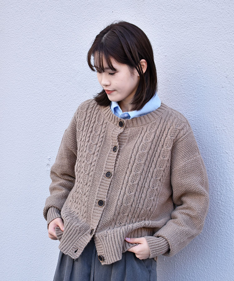 ケーブルカーディガン