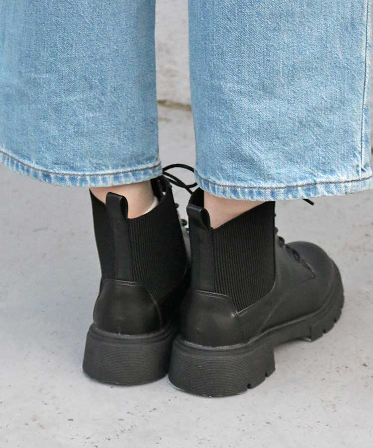 レースアップショートブーツ