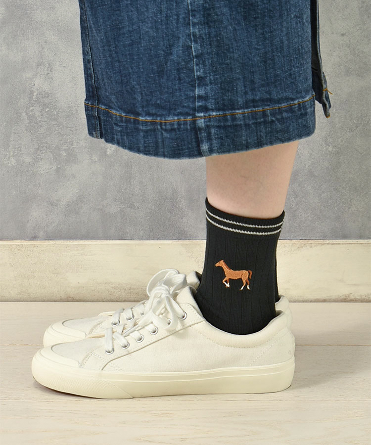 うま刺繍ラインソックス