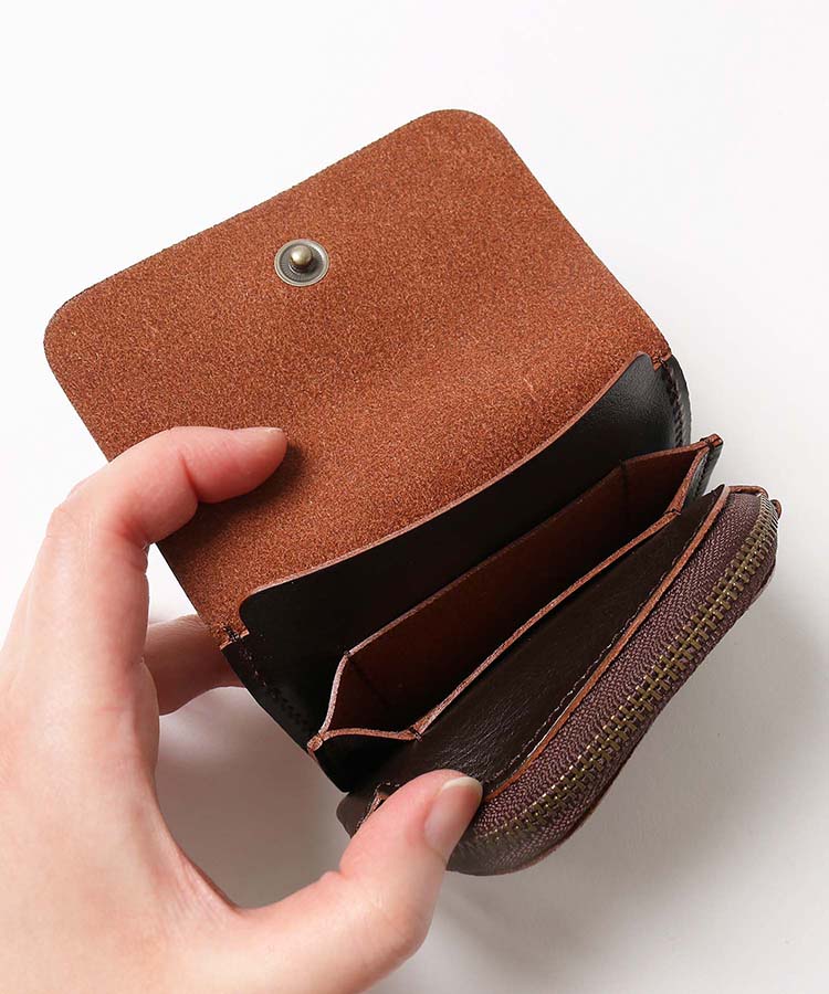 日本製二つ折り財布