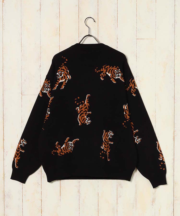 【WEB限定】アニマル総柄ニット