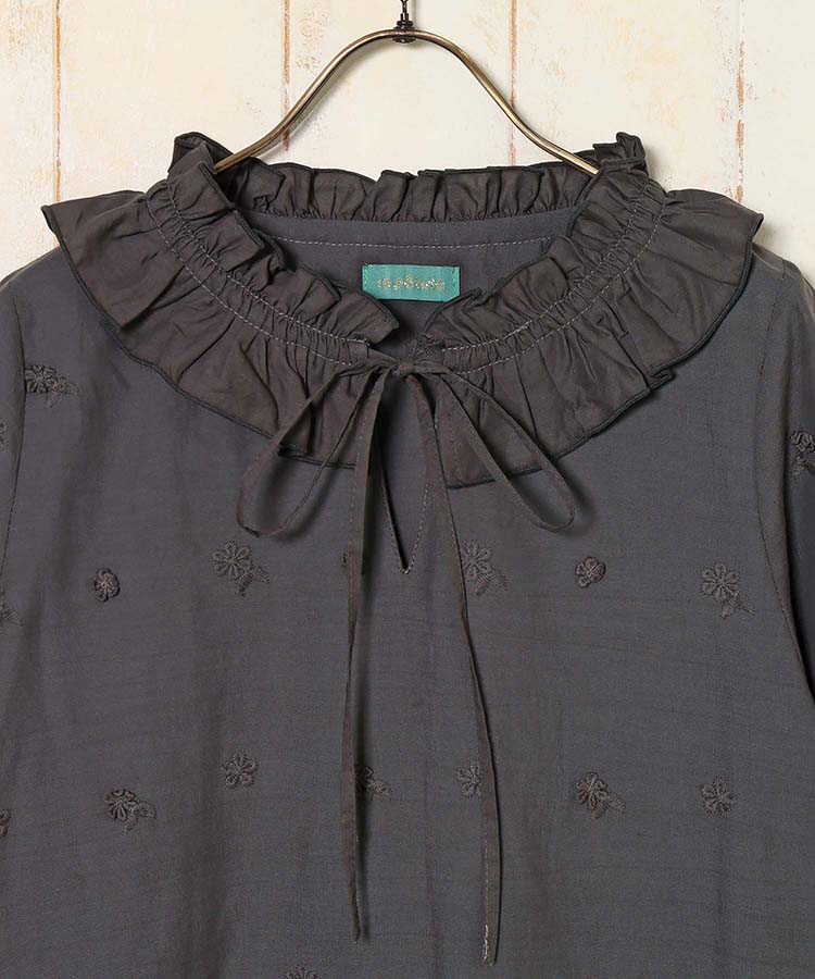 le petaleフリルカラーフラワーブラウス