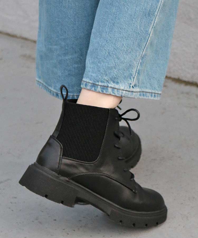レースアップショートブーツ