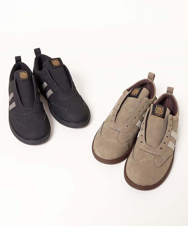 ひもなしラインスニーカー