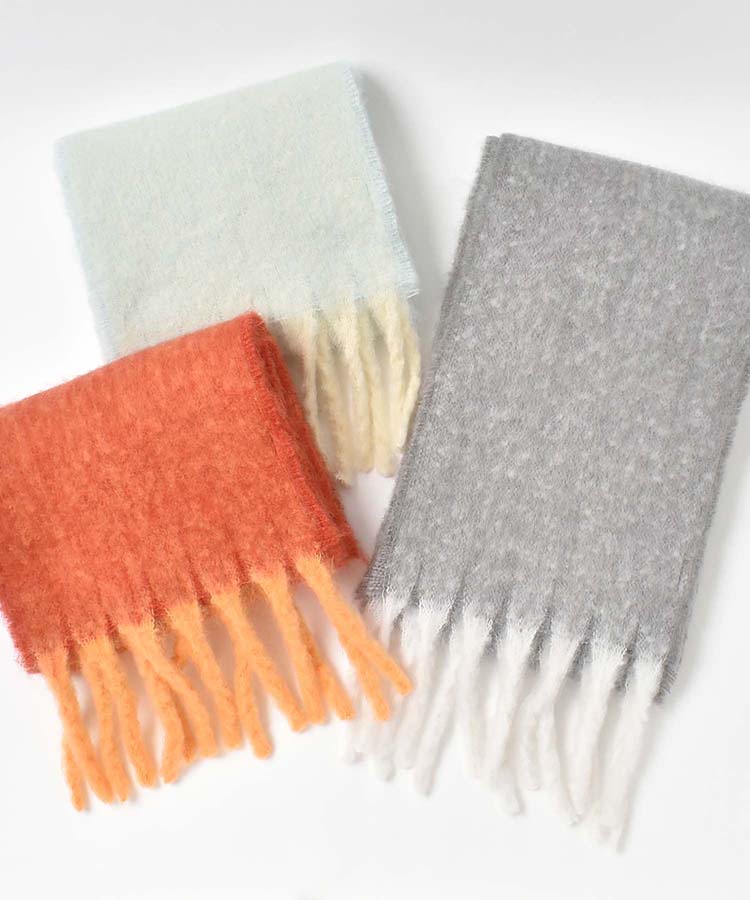 ミックスブークレマフラー