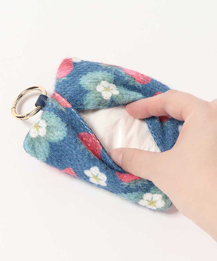 ジューシードゥーシェニール織いちごカラビナ付きティッシュポーチ