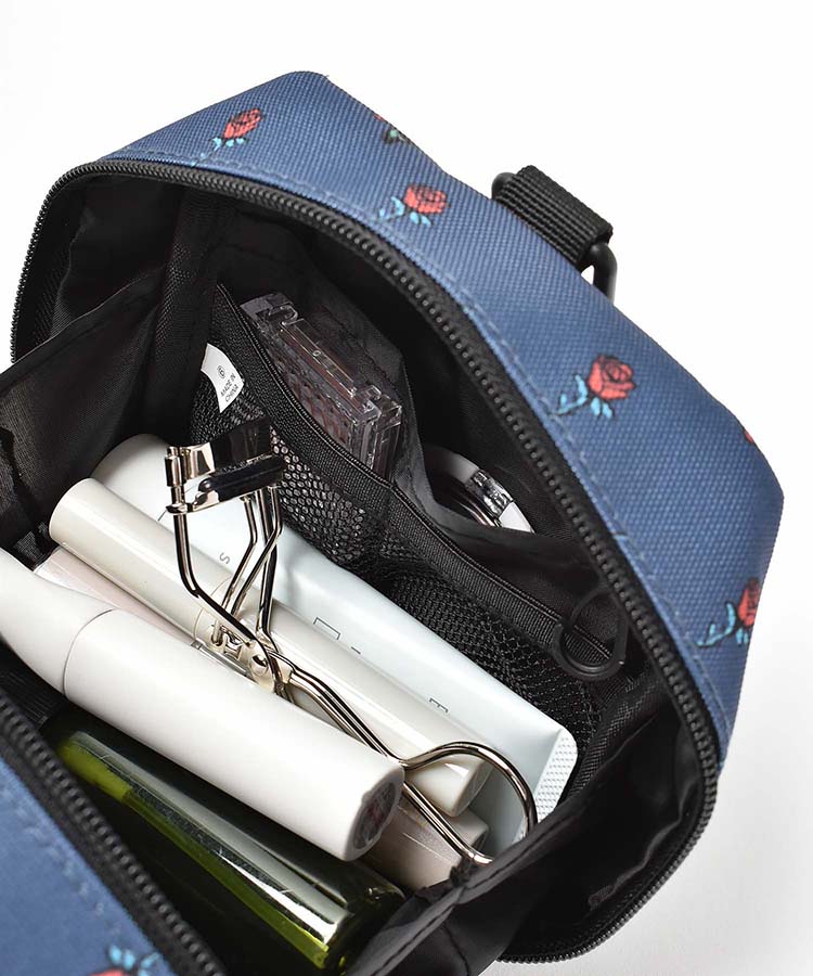 KiUウォーターリペレントスクエアポーチ