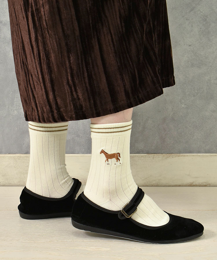 うま刺繍ラインソックス