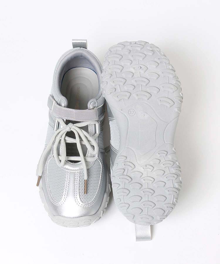 レースアップメッシュスニーカー