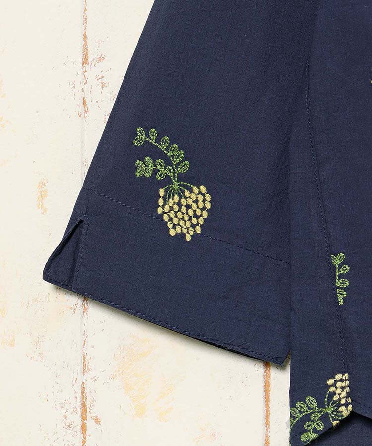 総刺繍ブラウス