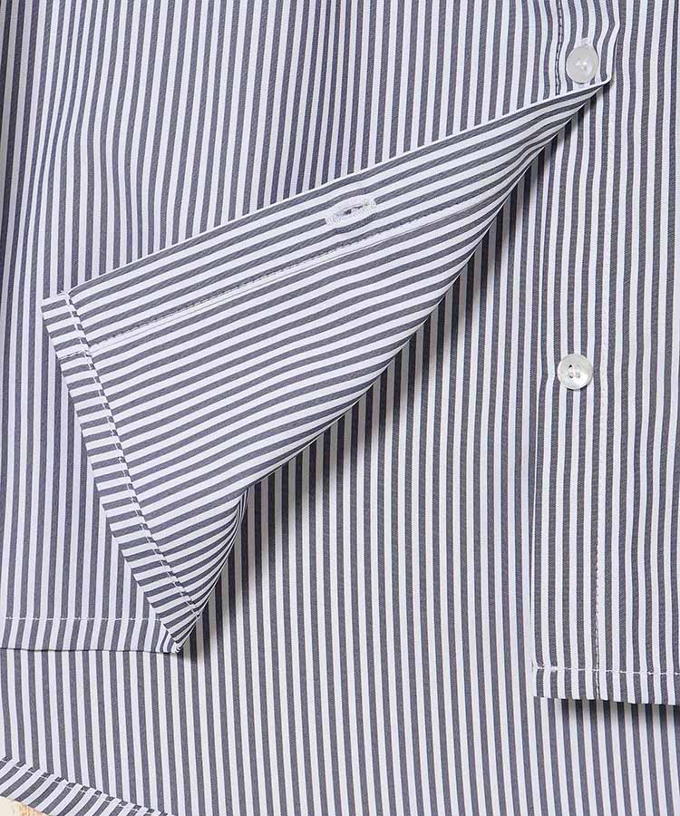 袖フラワー刺繍ギャザーブラウス