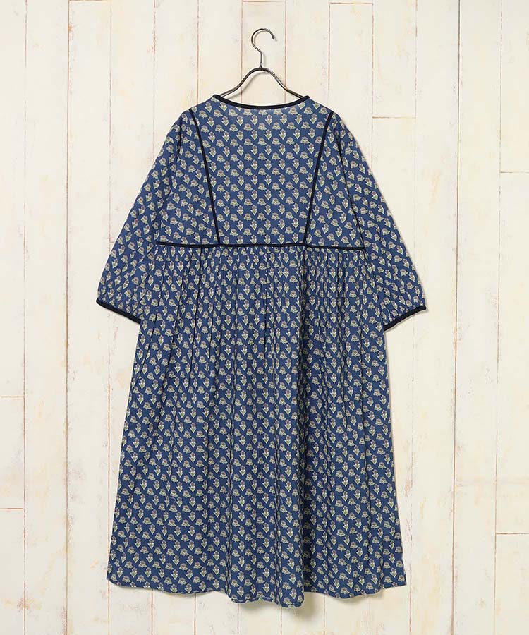 フラワーパイピングワンピース