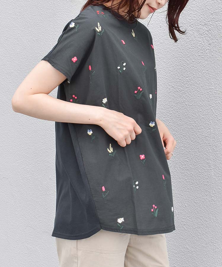 プチフラワー刺繍Tシャツ