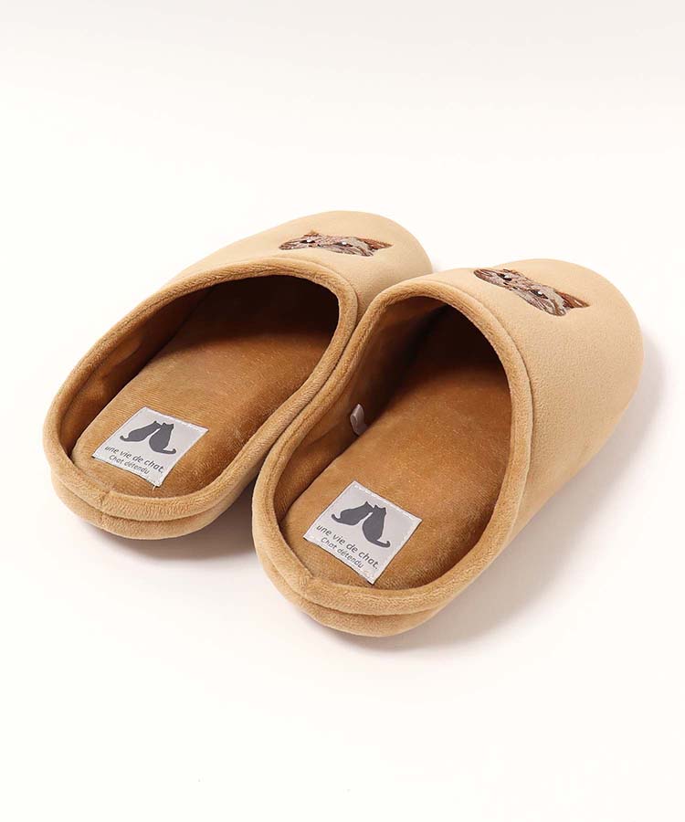 ネコ刺繍ルームシューズ