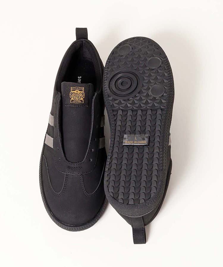 ひもなしラインスニーカー