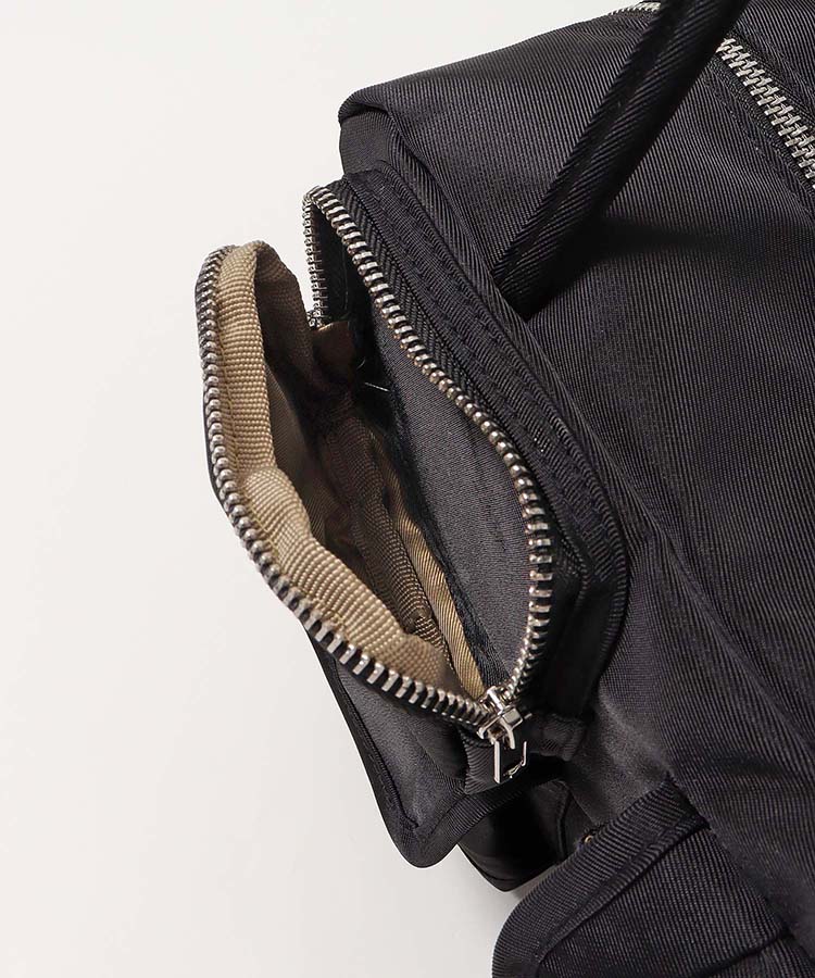 フロント多ポケショルダー