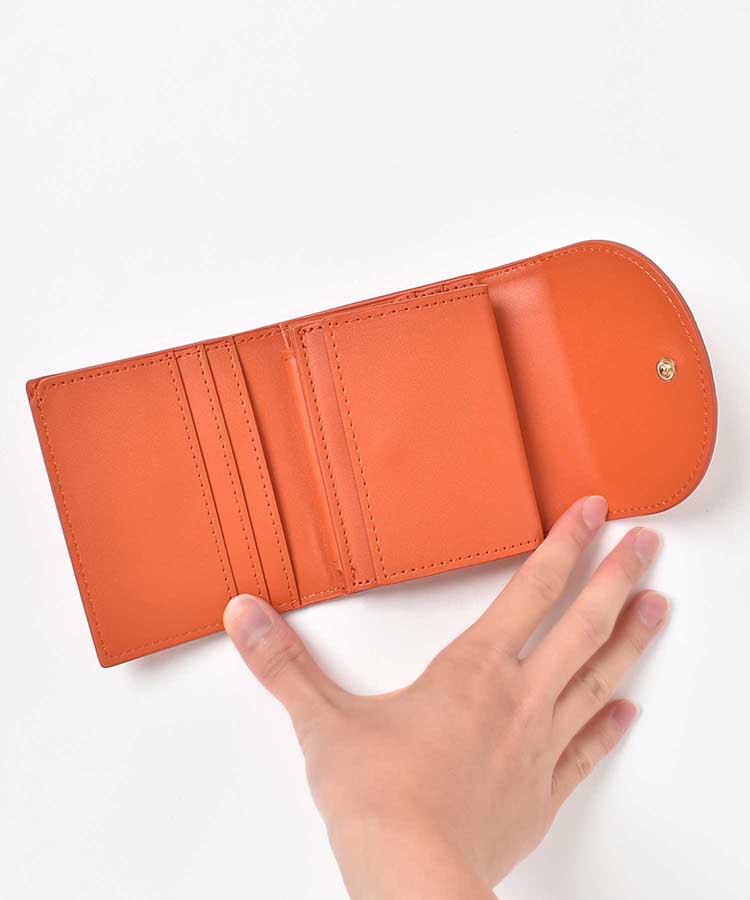 カーブフラップ二つ折財布