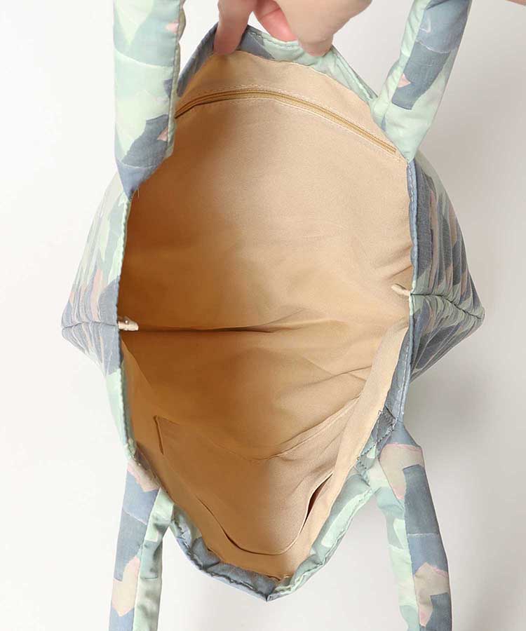 マルチ柄トート