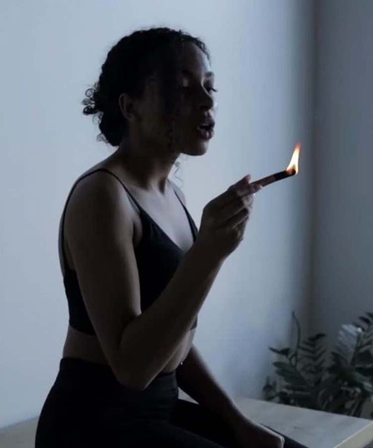 Positive Energy Palo Santoフラワーボトルクリスマス