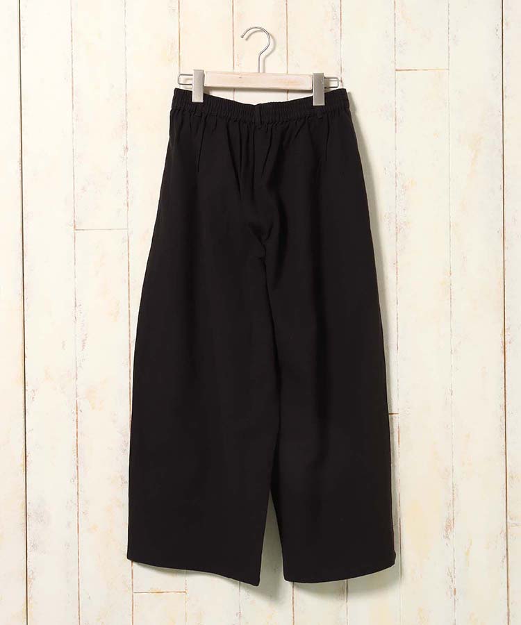 シンプルタックパンツ