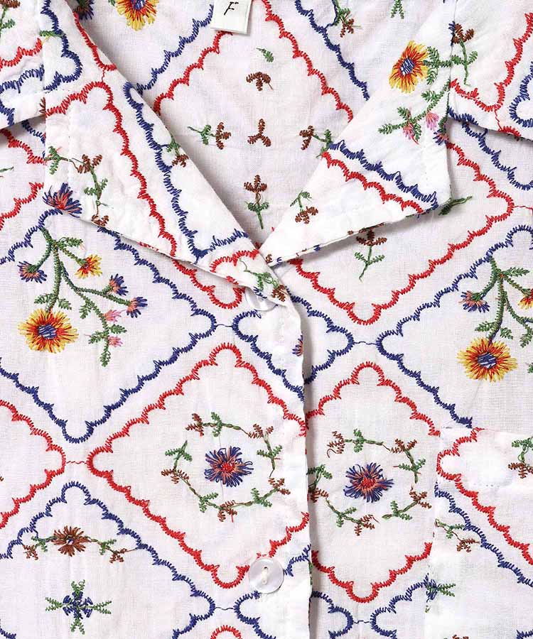 総刺繍ブラウス