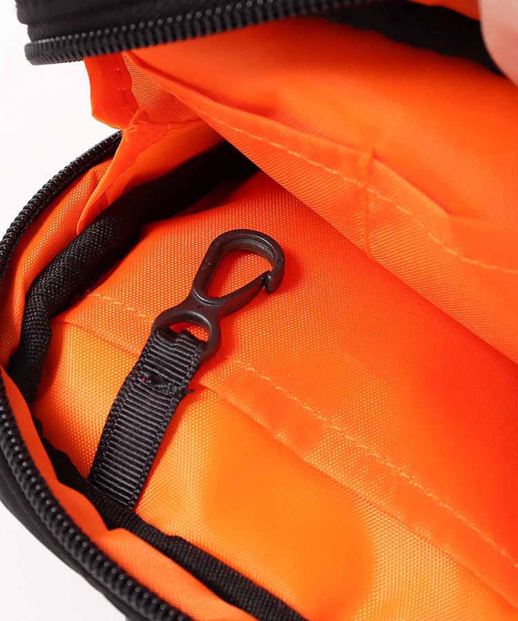 KiUパデッドスクエアポーチ