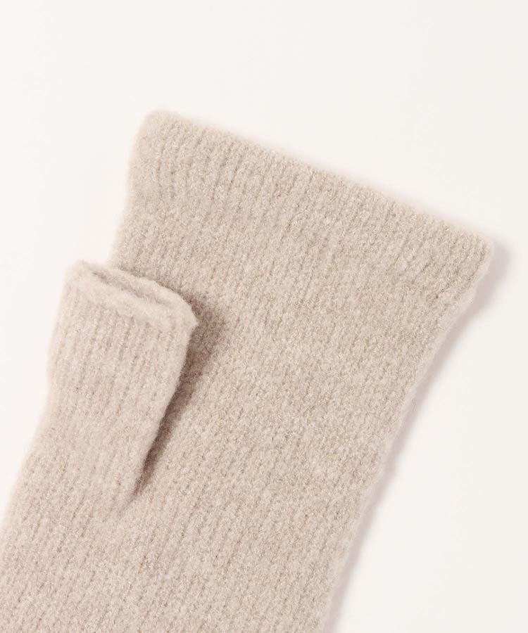 ケーブル柄編みフィンガーレスグローブ