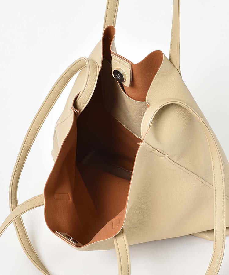 シンセティックレザーショルダーバッグ