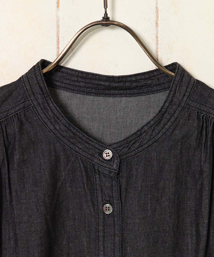 シャーリングデニムブラウス