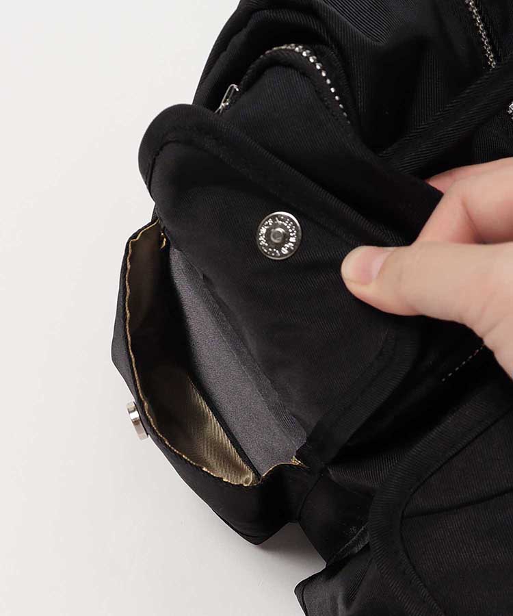 フロント多ポケショルダー