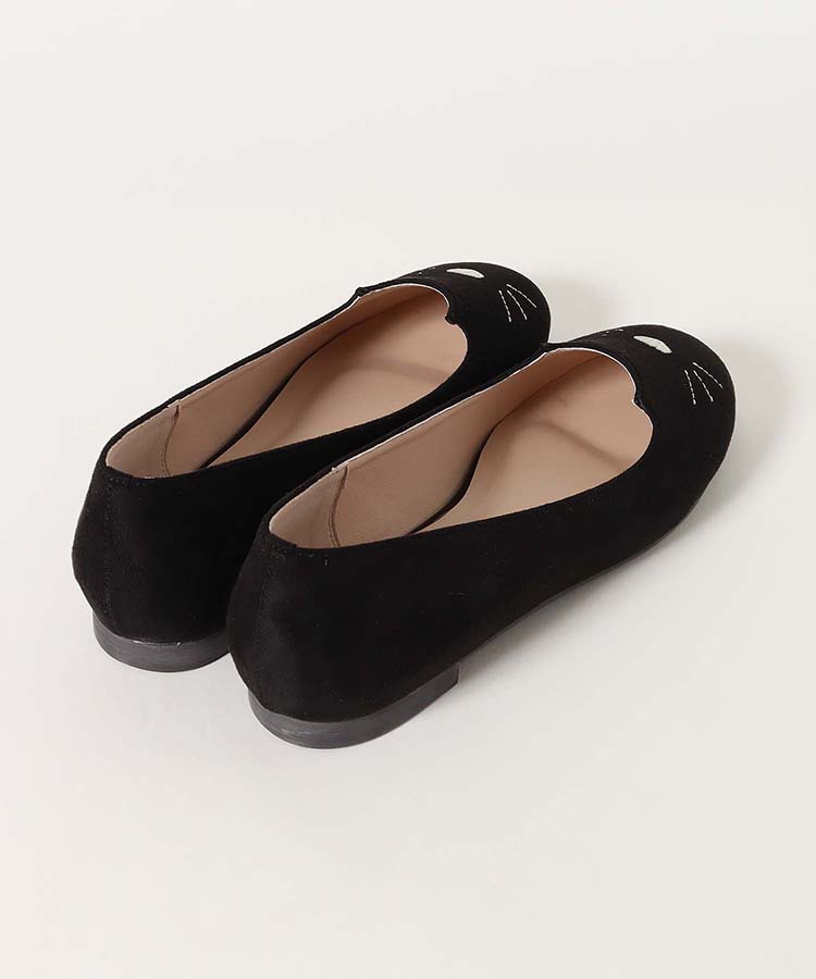 ねこ刺繍パンプス