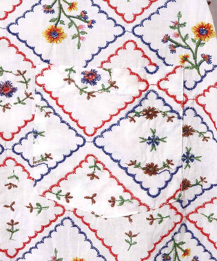 総刺繍ブラウス