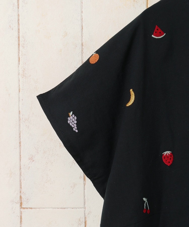 フルーツ総刺繍Tシャツ