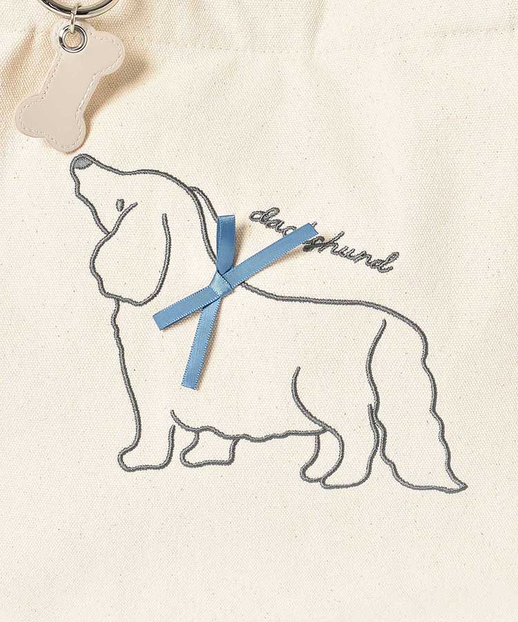 le petale dog looking up刺繍トート