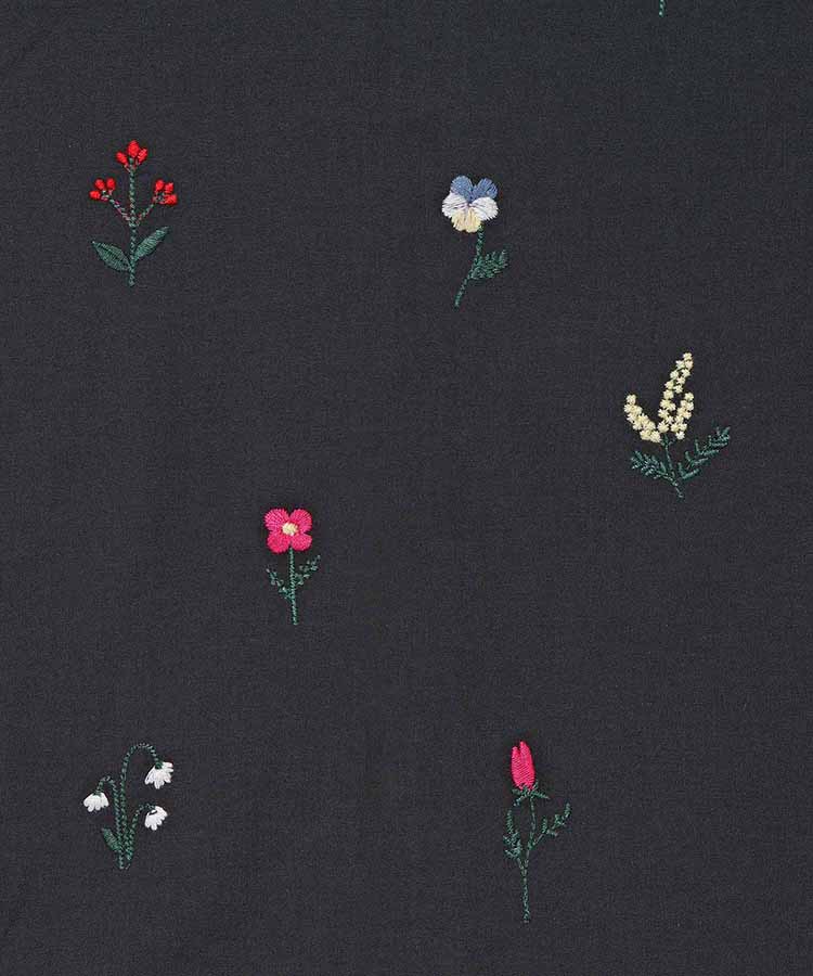 プチフラワー刺繍Tシャツ